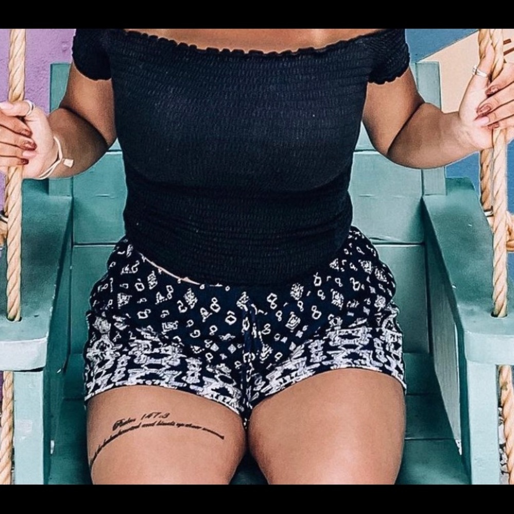 Shorts - Picture 4 of 5
